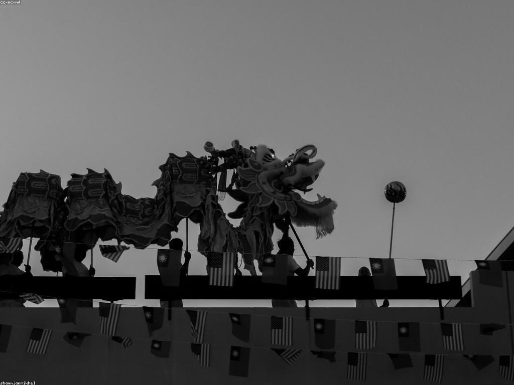 ការពិតនិងមីសាទ: ការយល់ដឹងអំពីវប្បធម៌និងប្រពៃណី